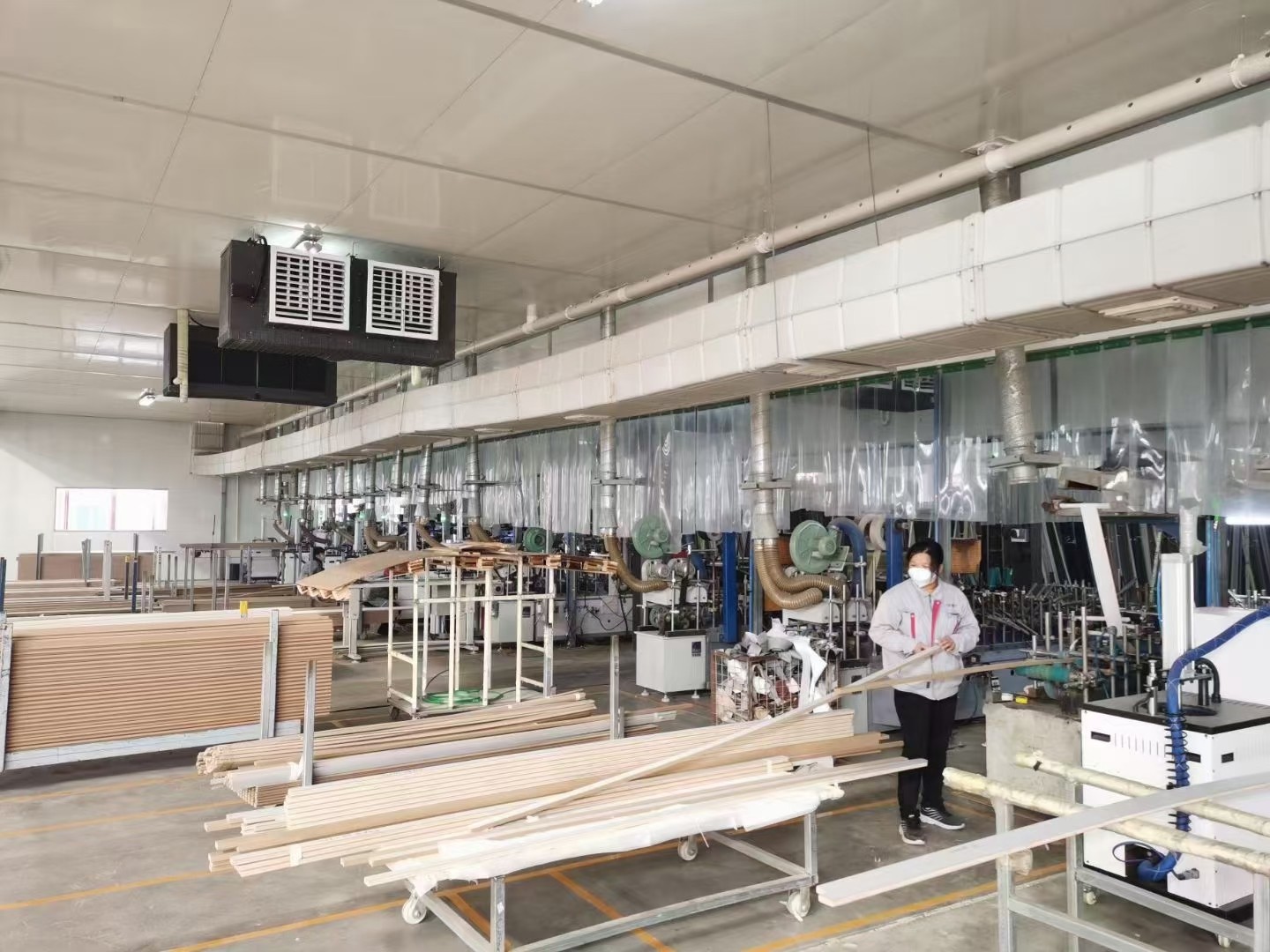 節能省電空調組裝現場1.jpg